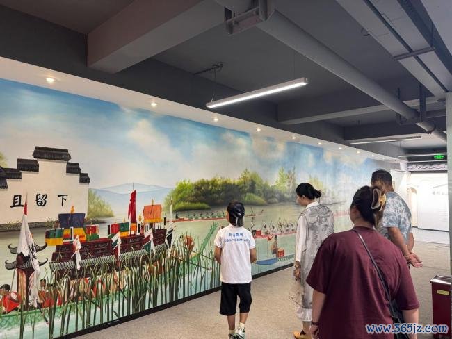 9岁抗癌男孩在蒋村龙舟“乘风破浪” 圆梦之旅感动东说念主心